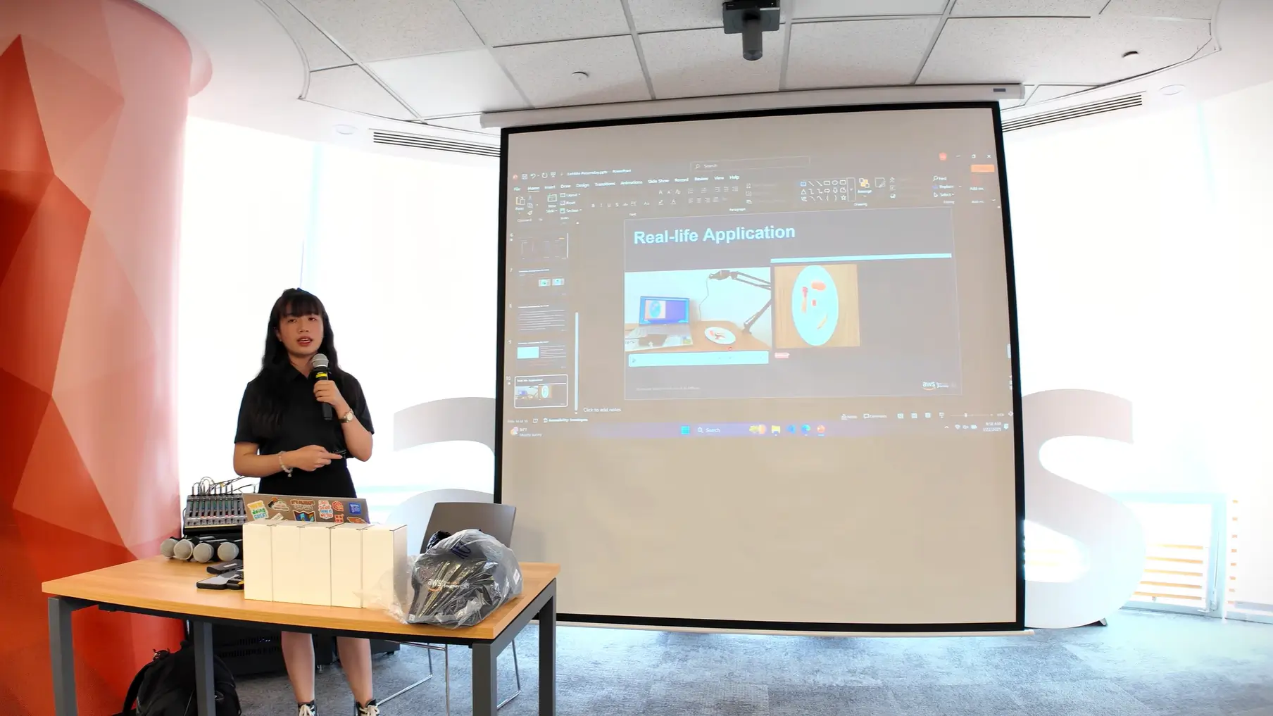 aws-women-in-tech_4-2